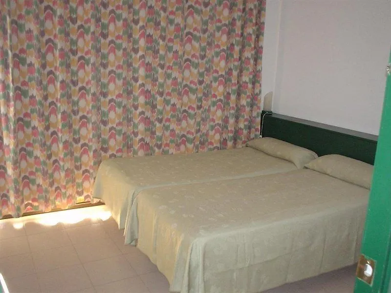 Apartaments Rosanna Lloret de Mar 0*,  Spain